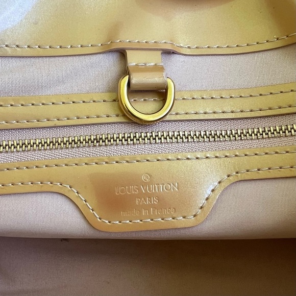 Louis Vuitton Wilshire Tote Handbag - Picture 10 of 13